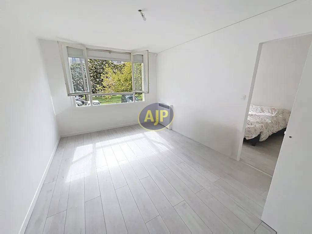 Chambres - Appartement Lumineux avec Cave à Mérignac