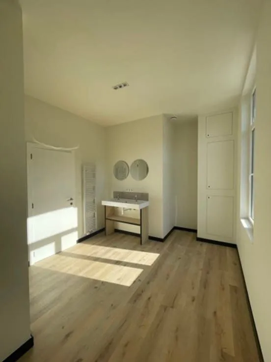 Maison Rénovée avec Terrasse à Orientation Ouest