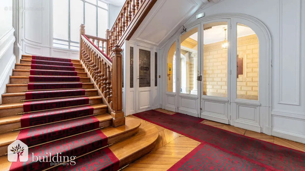 Pièces - Appartement Traversant avec Vue Tour Eiffel à Paris 16ème