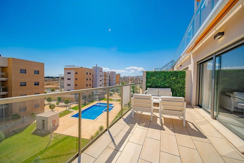 Rõdu - Penthouse with Pool in Campos de Golf