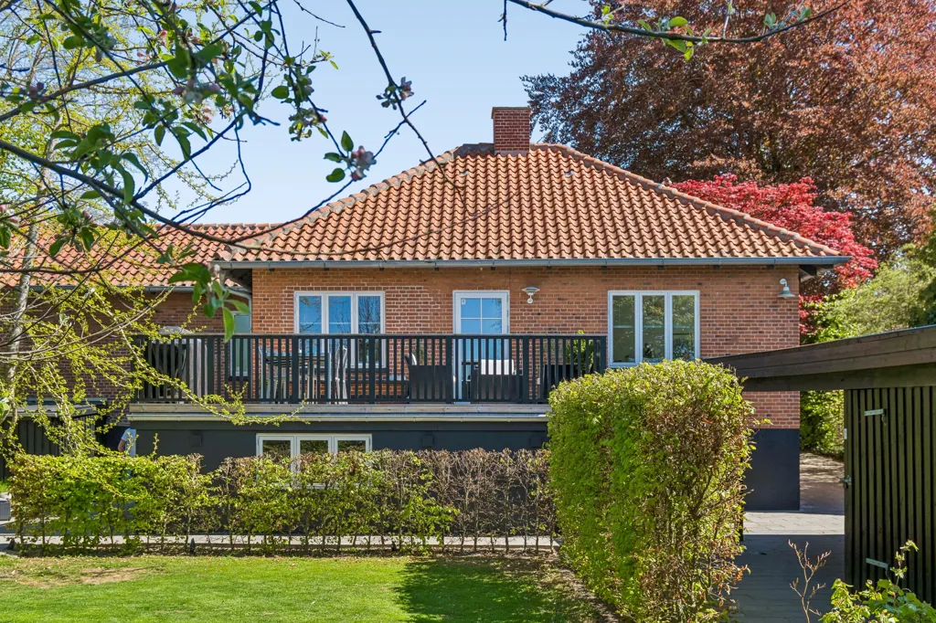 Exterior - Charming Brick Villa with Terrace in Birkerød