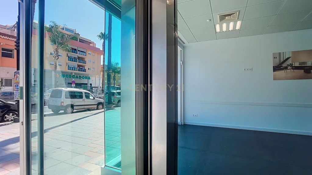 Ingresso - Commercial Space with High Ceilings in Avenida de Mijas