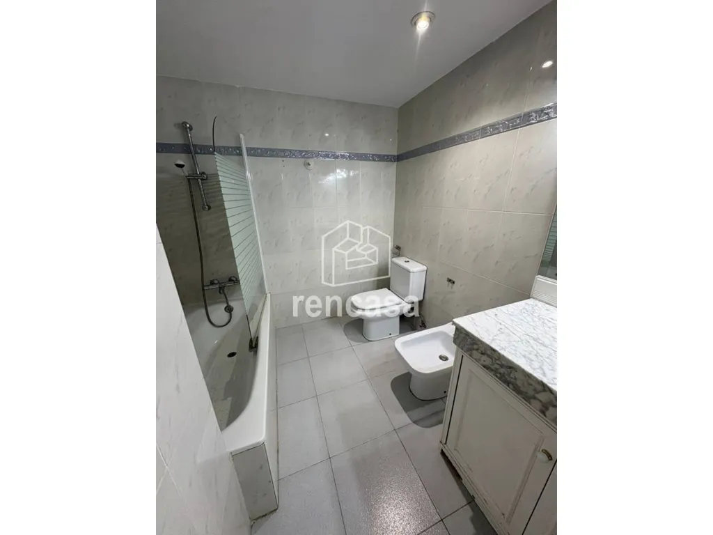 Vannitoad - Duplex with Terrace near Universitat