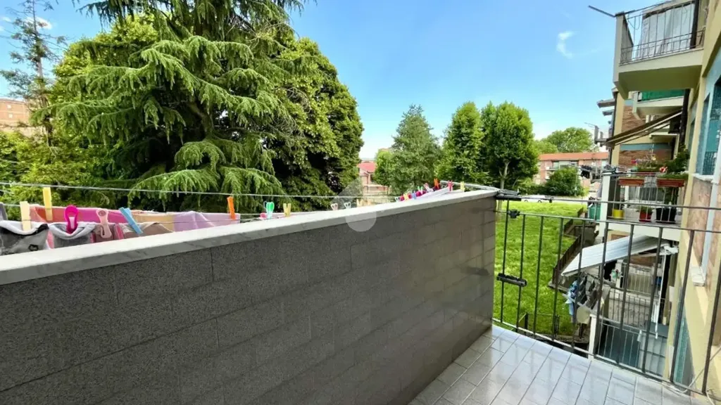 Balcon - Restored 4-Bedroom Flat with Balcony in Torino
