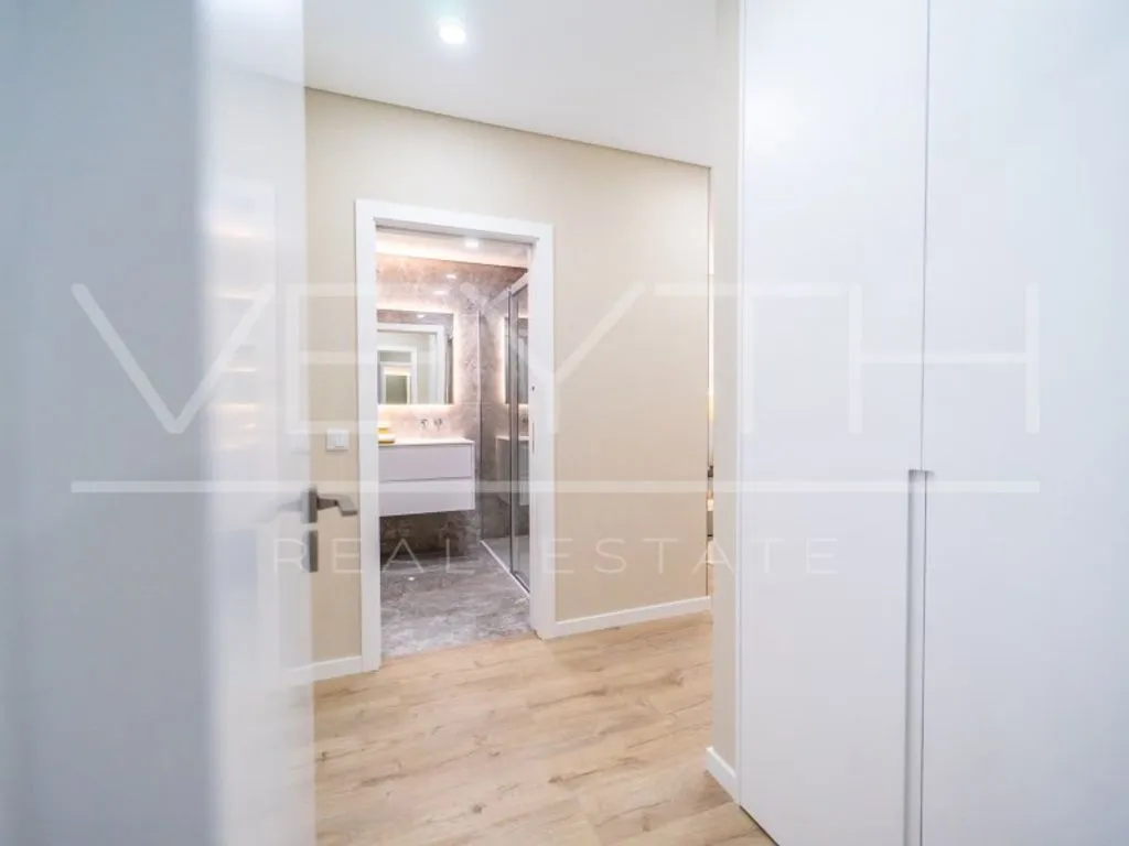 Esik - Luxury Duplex Flat with Terrace in Portas da Cidade
