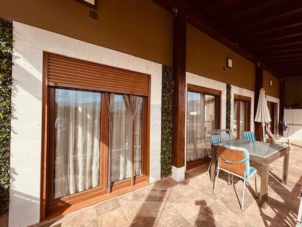 Terrass - Chalet with Terrace in La Plana