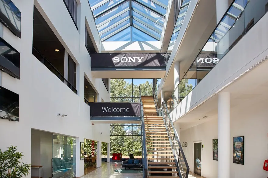 Pièces - Flexible Office Space with Atrium in Ballerup