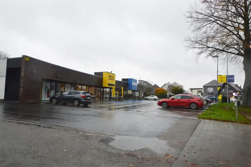 Extérieur - Boutique en location avec parking à Ninove