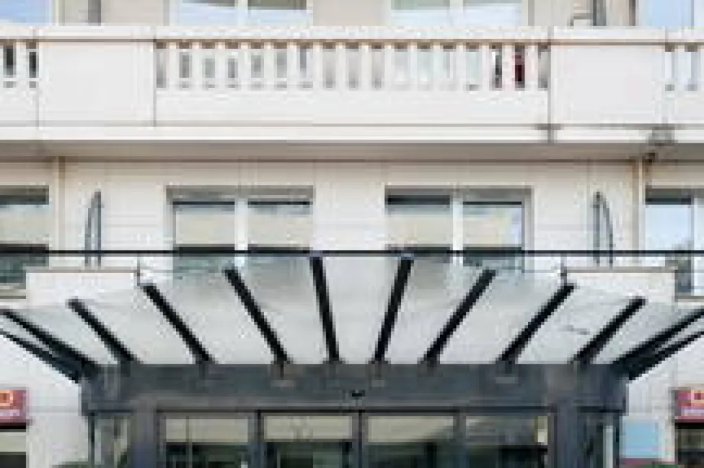 Esterno - Fully-Fitted 2-Bed Paris 15th with Balcony