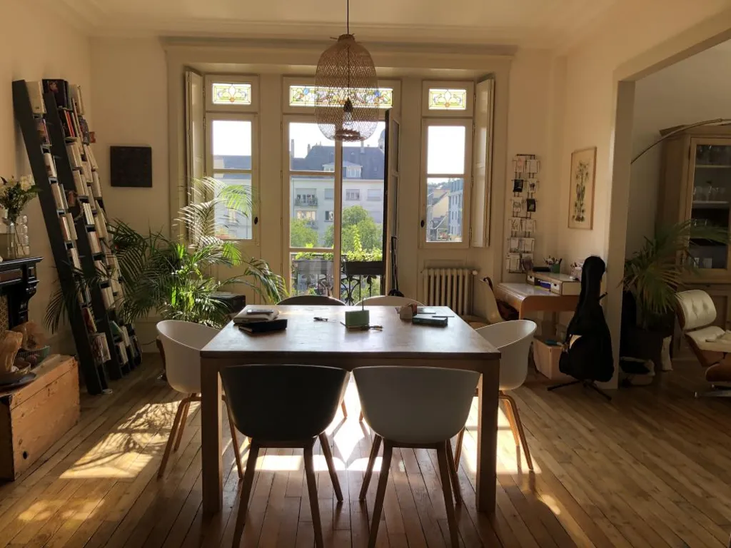 Salle à manger - Appartement Meublé en Hyper Centre-ville à Rennes