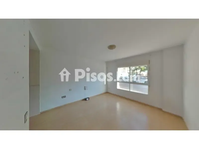 Pièces - Ground Floor Flat with Renovation Potential in Roquetas de Mar