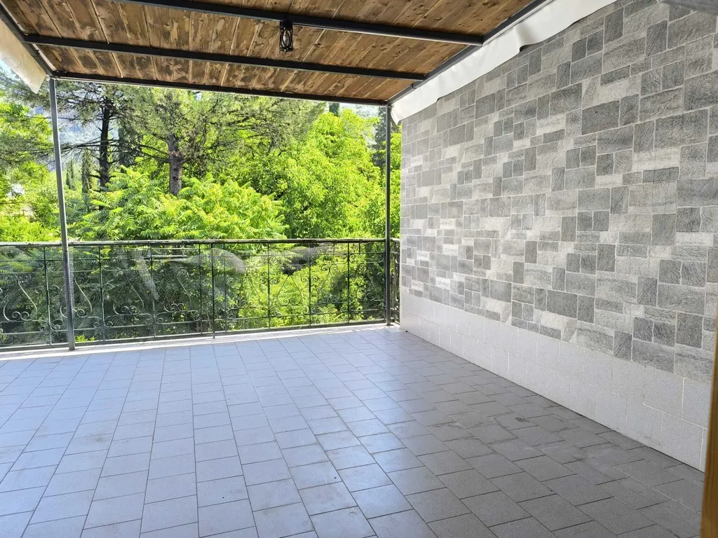 Balcone - Apartment with Terrace in Liveri