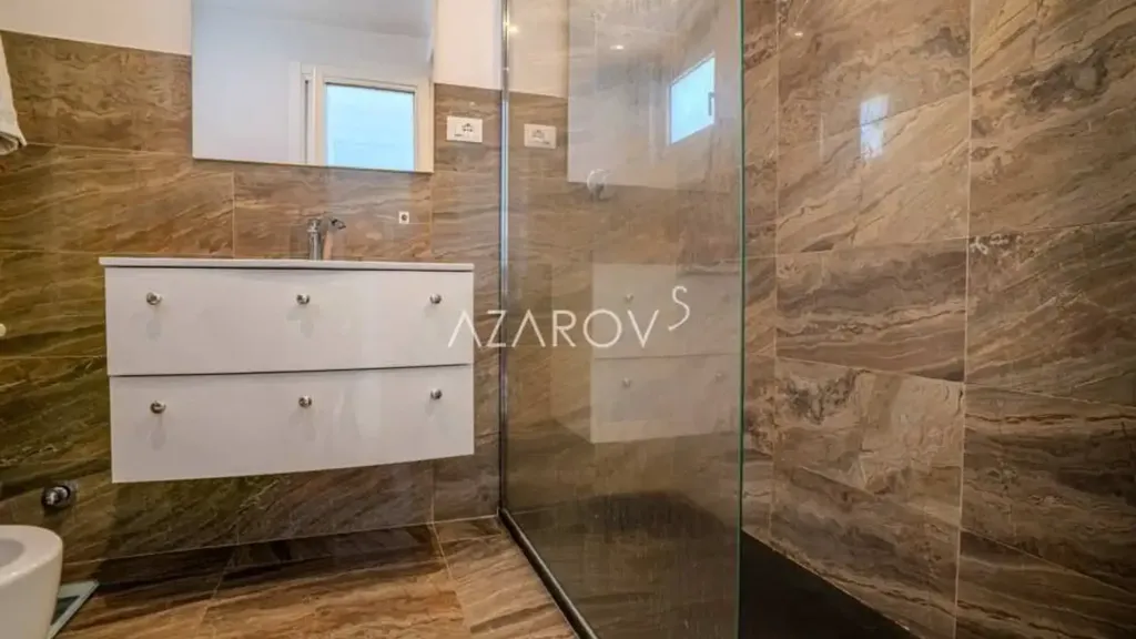 Salles de bain - Luxury Triplex with Sea View in Sanremo