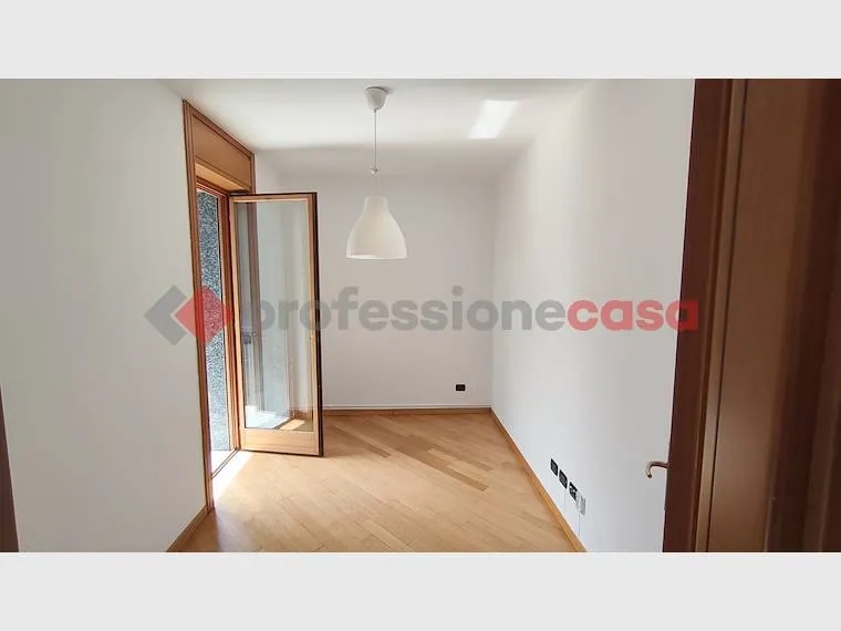 Ingresso - Bright Trilocale with Terrace in Milan