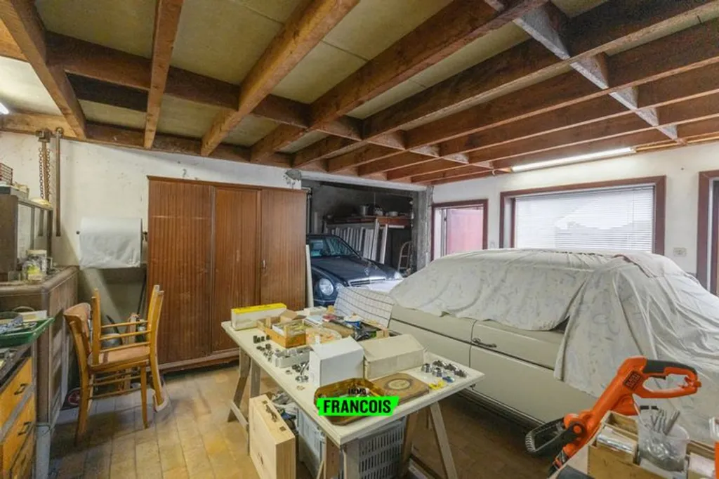 Garage - Maison à Rénover avec Caractère à Gistel