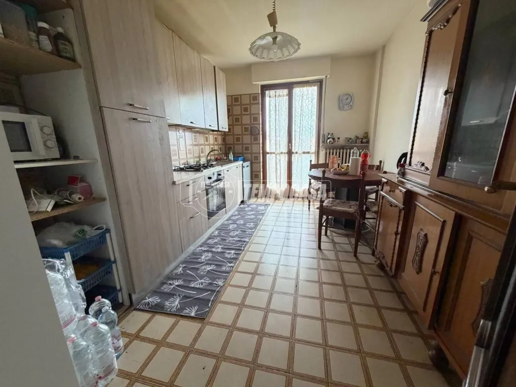 Cuisine - Bright Apartment with Balcony in Centallo