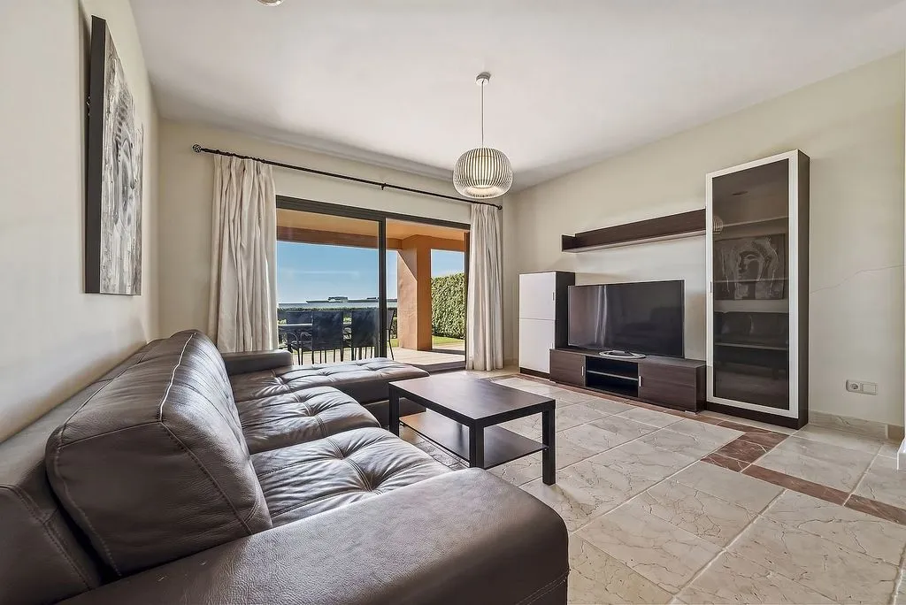 Elutuba - Ground Floor Apartment with Pool in Benatalaya