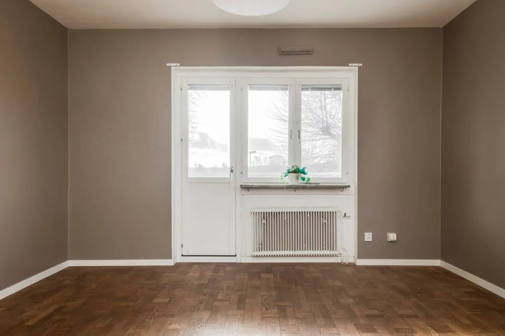 Stanze - Modern Two-Bedroom Flat with South-Facing Balcony