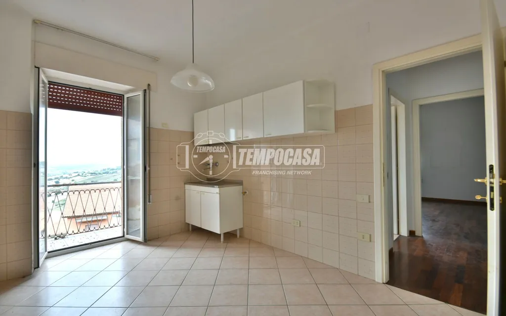Cucina - 1960s Apartment with Balconies in Osimo