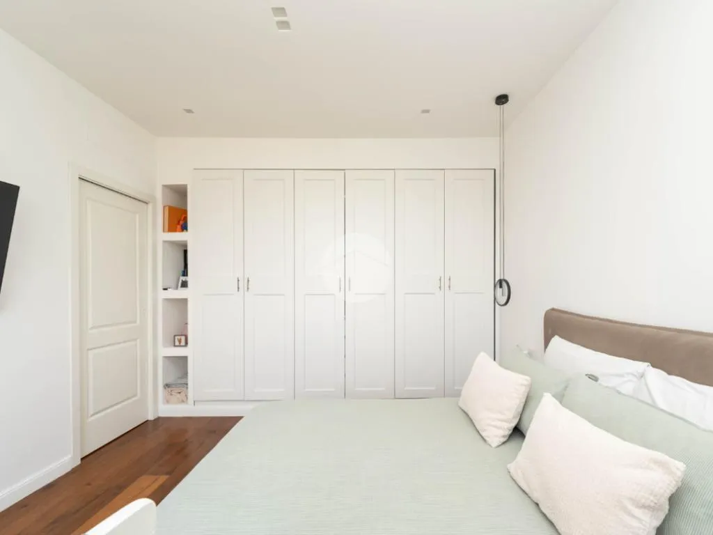 Chambres - Fully Furnished Triplex with Balcony in Pero
