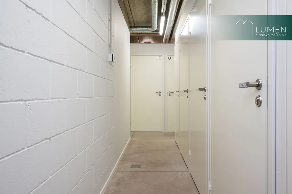 hallway_entrance