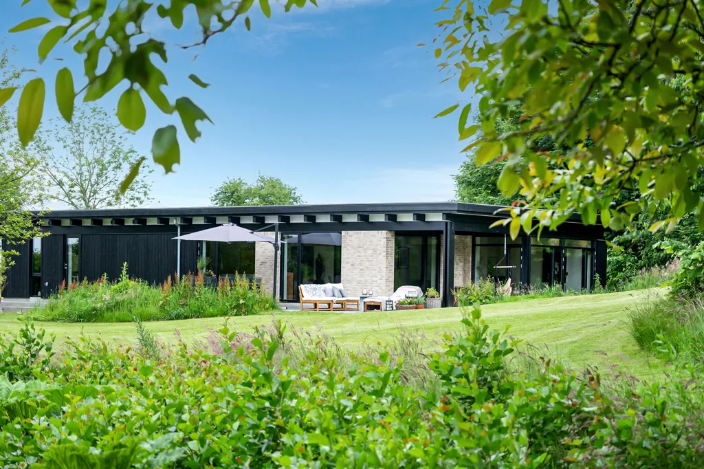 Jardin - Maison 5 pièces à Glamsbjerg