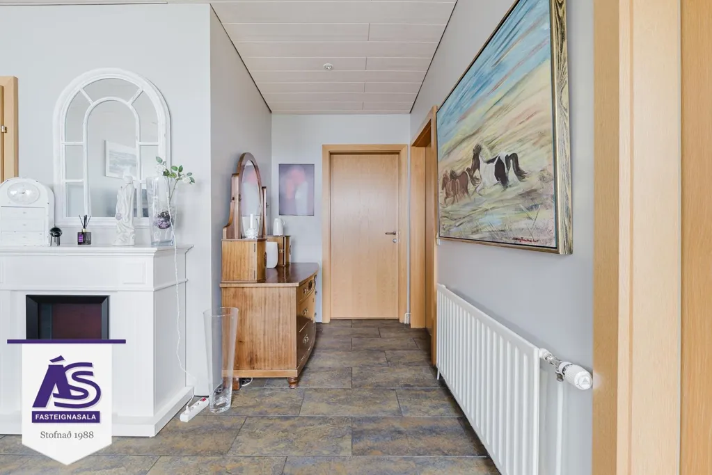 Ingresso - House with Garden and Pool in Hafnarfjörður