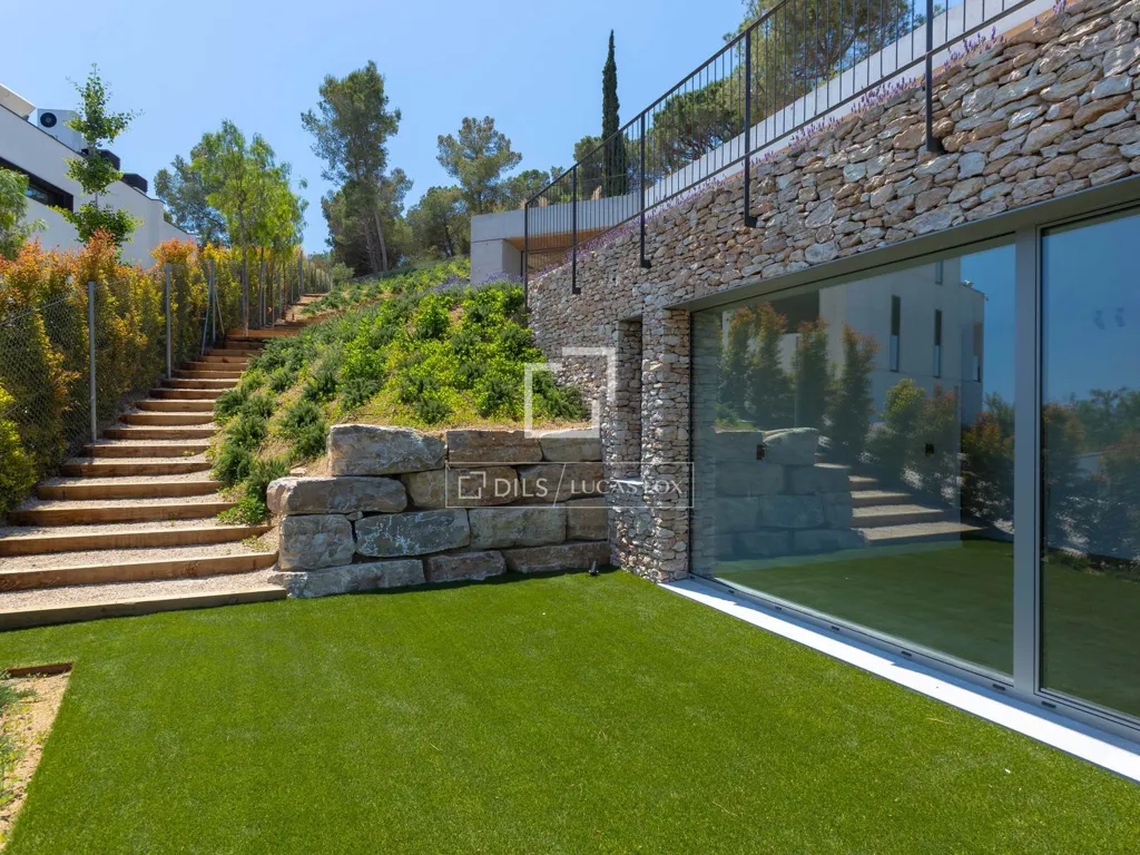 Aed - New Build Villa with Sea View in Cabrils
