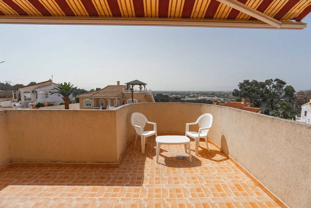 Terrass - 4-Bedroom Villa with Pool in Ciudad Quesada