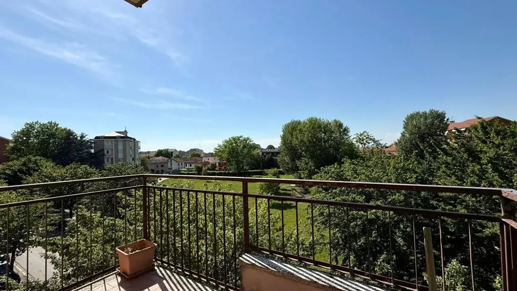 Balcon - Apartment with Balcony in Alessandria