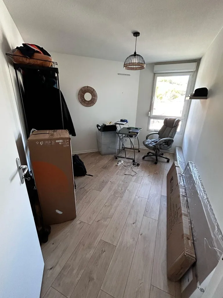 Buanderie - Appartement T3 avec Balcon à Saint-Clair de la Tour