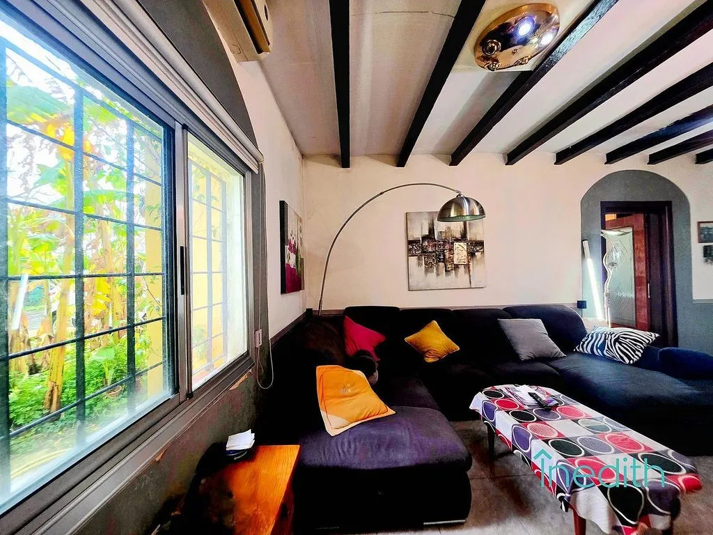 Séjour - Rustic House with Farmyard in Gavà