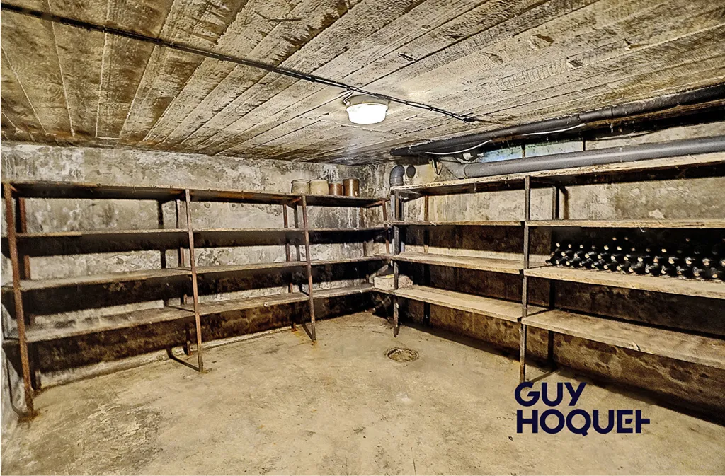 Toad - Spacious House with Pool in Bourg-en-Bresse