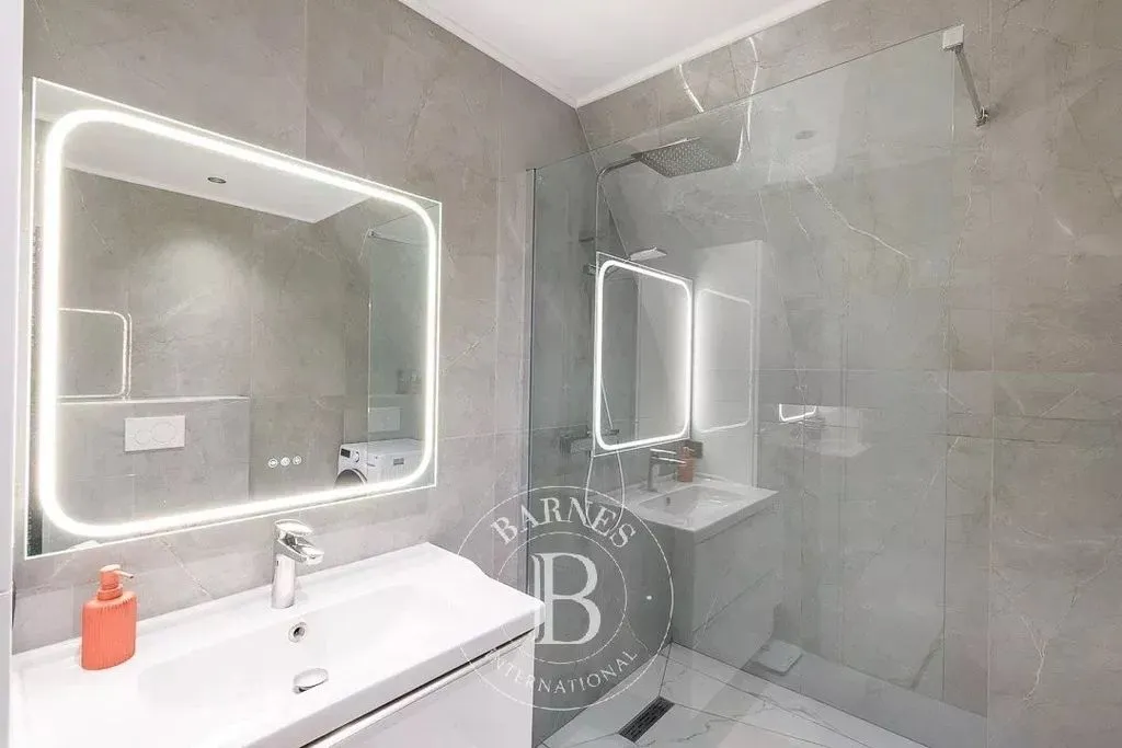 Salles de bain - Appartement Luxe avec Vue Mer à Tourgeville
