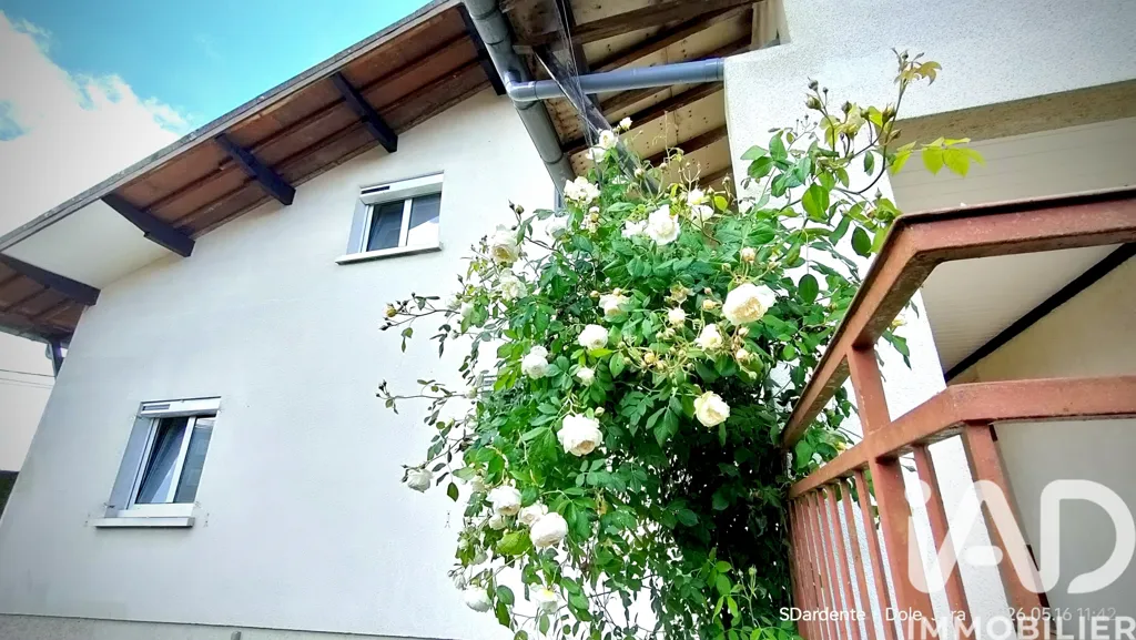 Extérieur - Maison Traditionnelle Rénovée avec Balcon à Dole