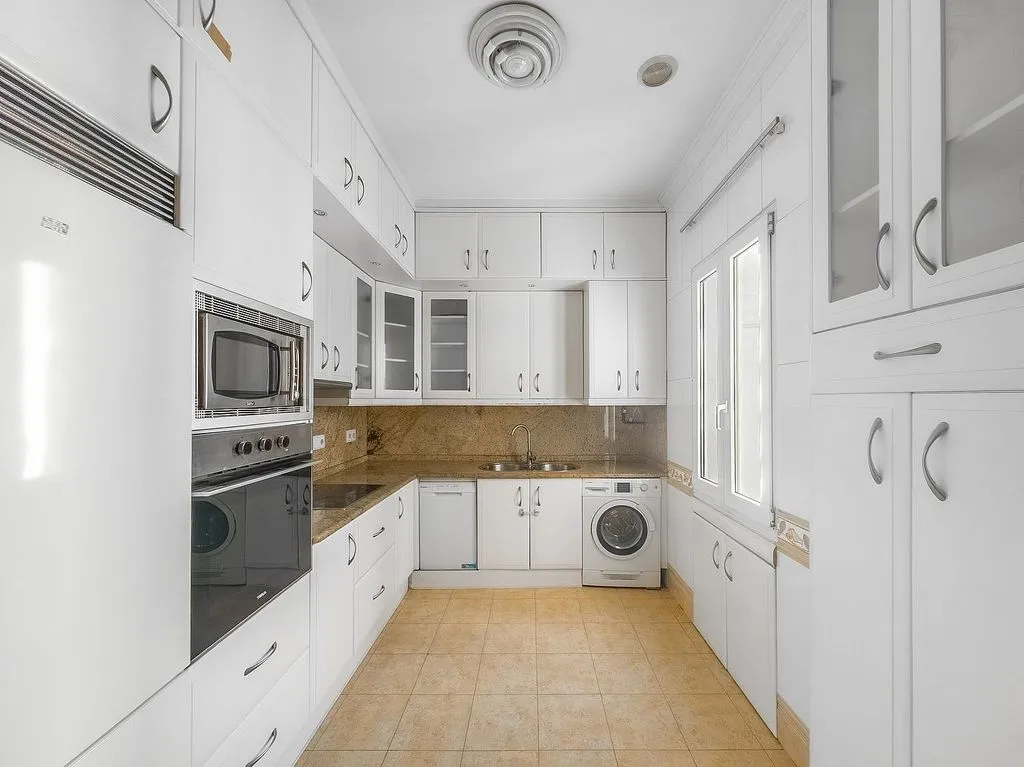 Cuisine - Apartment with Air Conditioning in Retiro, Madrid