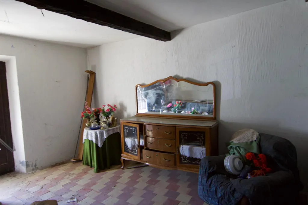 Toad - Historic Semi-Detached House with Plot in Cuenca