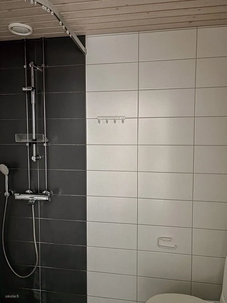 Bagni - Spacious Apartment with Balcony in Länsimäki, Vantaa