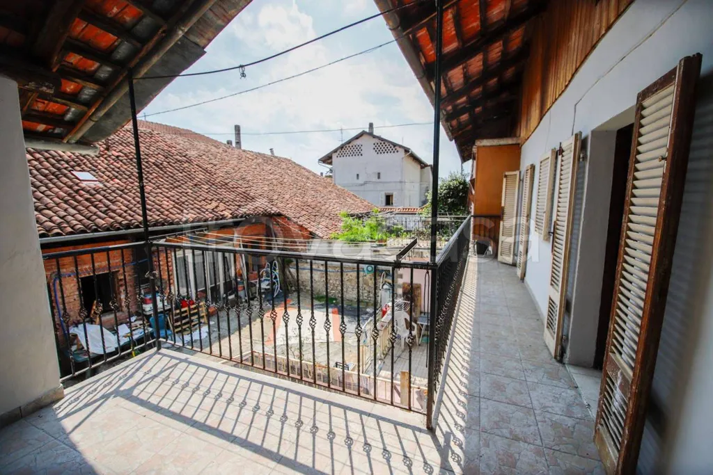 Balcon - Terraced House with Vaulted Ceilings in Feletto