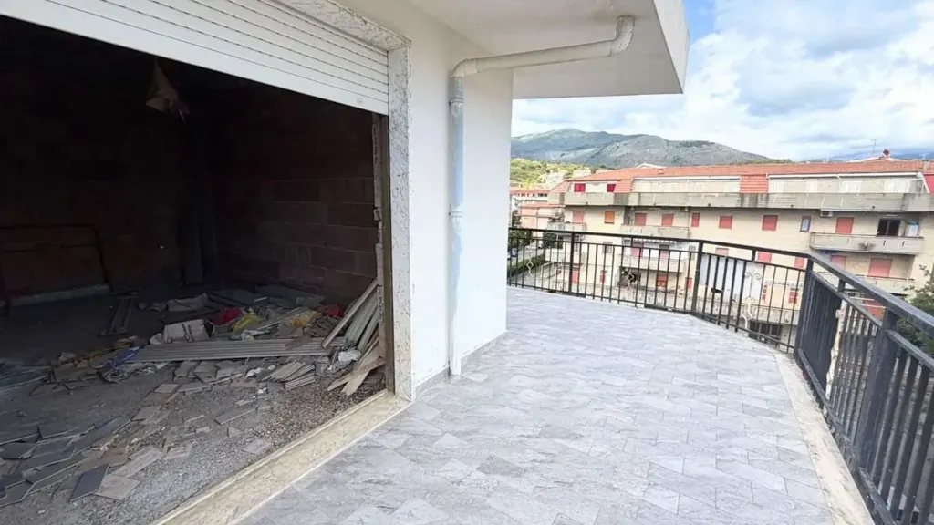 Rõdu - Apartment with Panoramic Terrace in Scalea