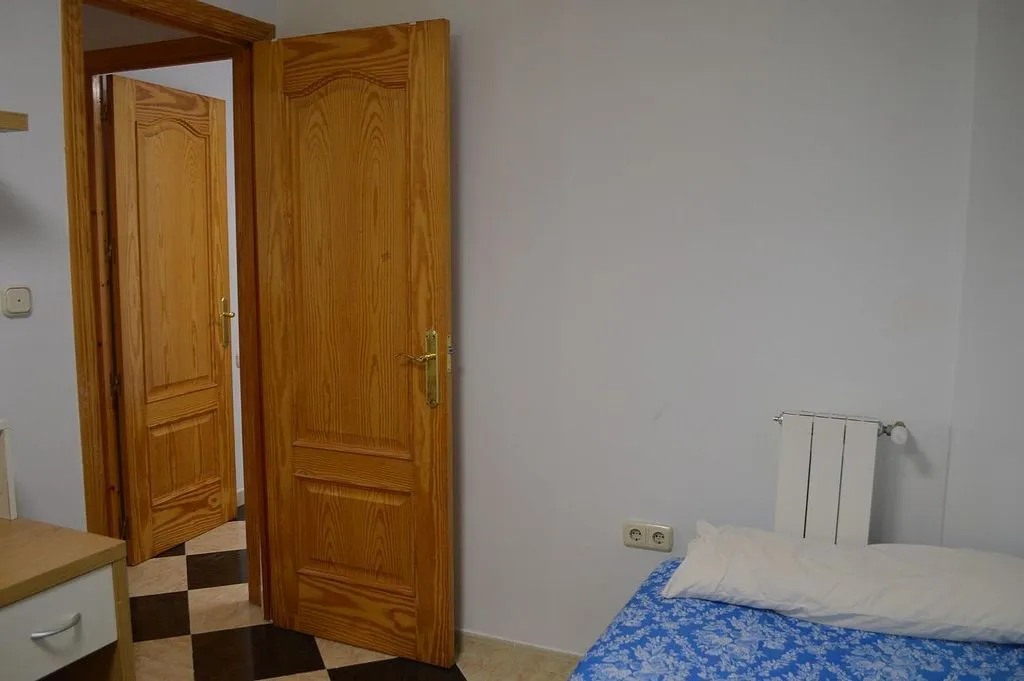 Magamistoad - Amueblated Flat with Balcony in Granada