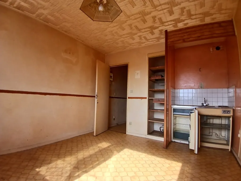 Cuisine - Studio à Rénover avec Parking à Nice