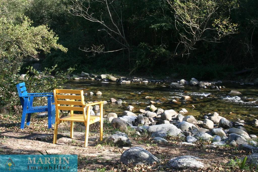Mas with River Access in Peaceful Hamlet
