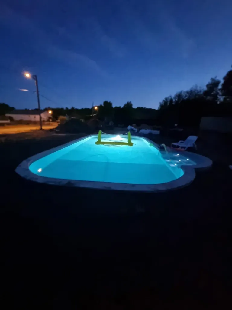 Pool - House with Pool and Garden near Schools