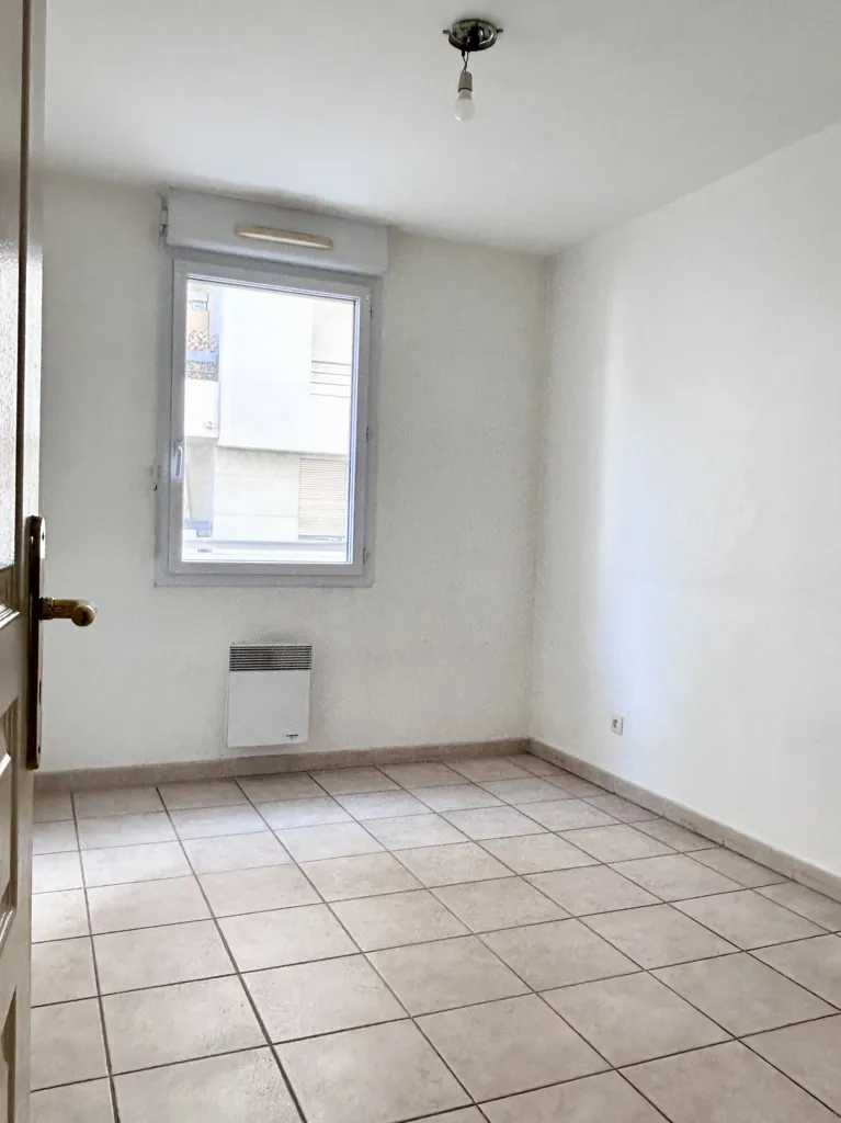 Rooms - T3 Apartment with Terrace in Marseille 8th