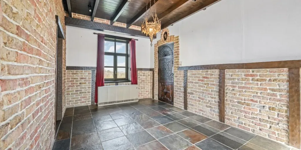 Entrée - Maison à rénover avec vue sur l'eau à Oudenburg