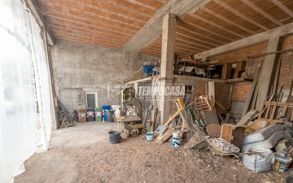 Garaaž - Warehouse with High Ceiling in Villarbasse