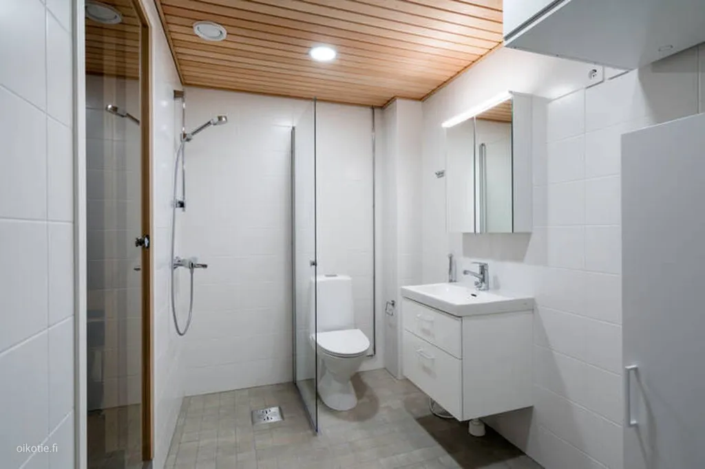 Bathrooms - Modern Apartment with Balcony in Myyrmäki