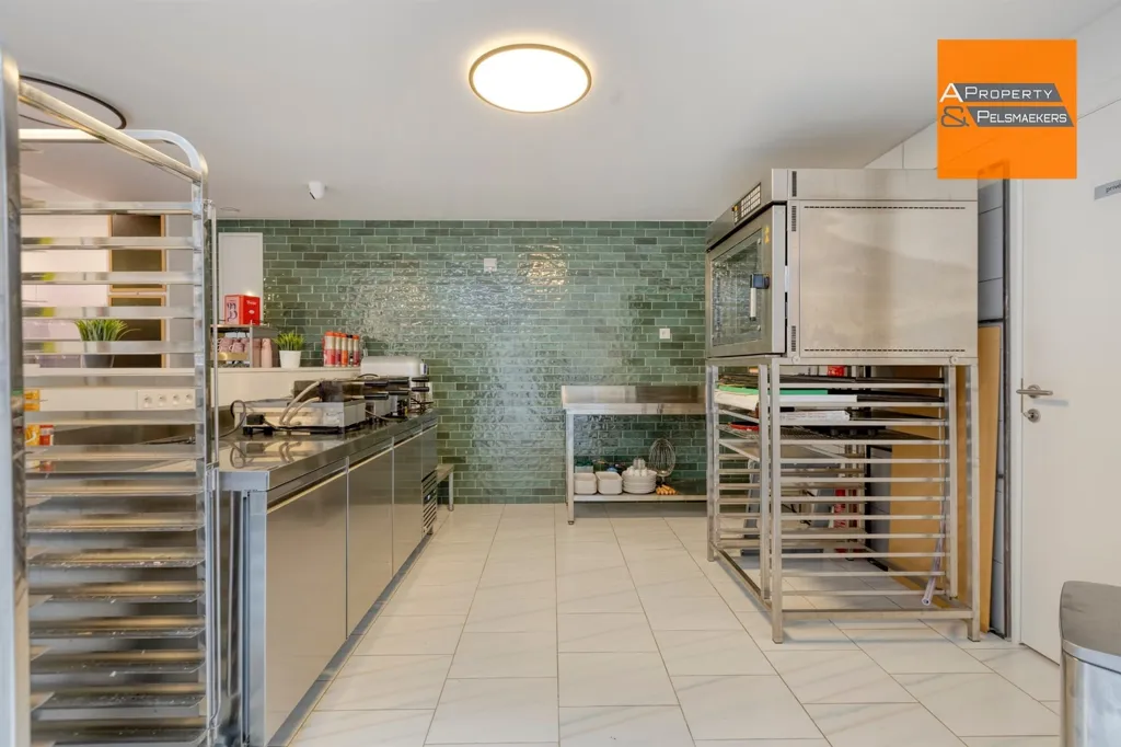 Cuisine - Local Commercial avec Appartement à Sterrebeek