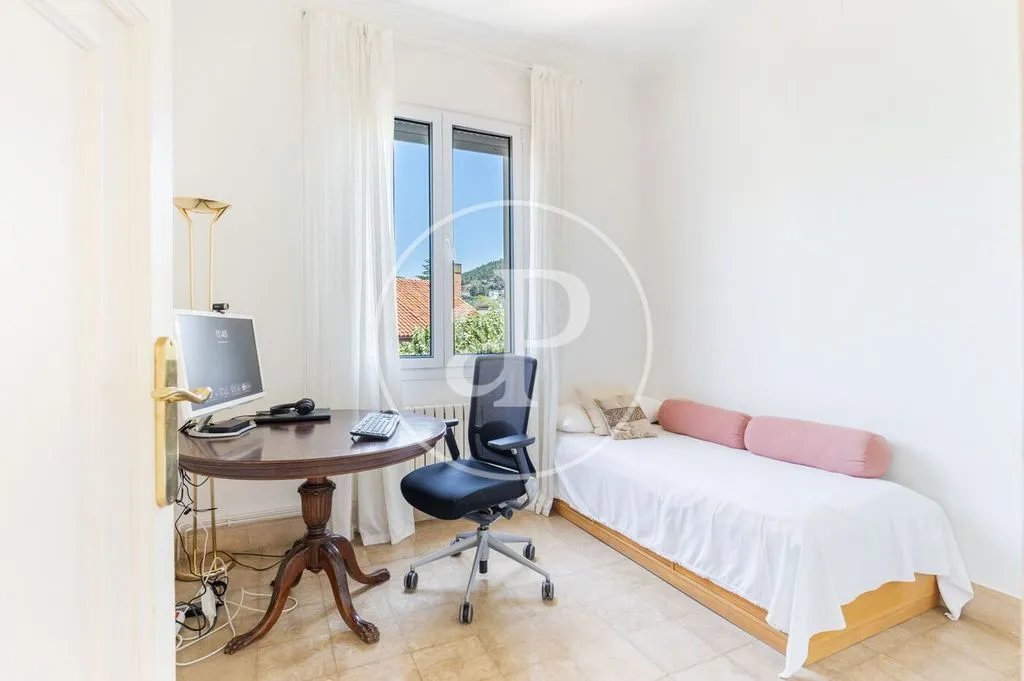 Kabinet - Luxury Villa with Pool in Matadepera